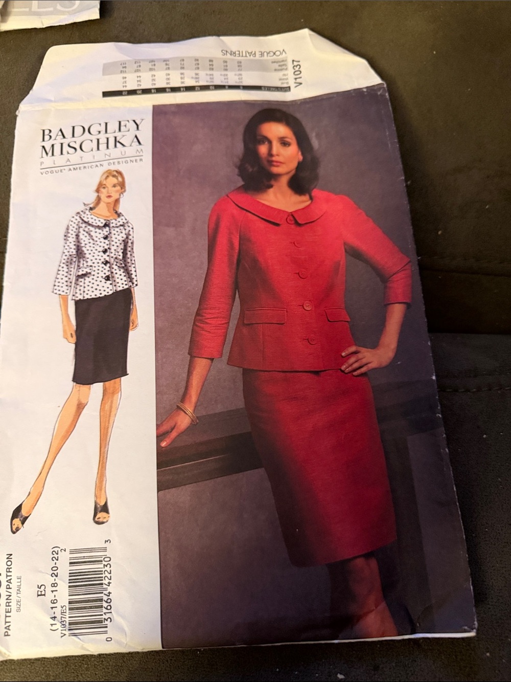 Vogue by Vogue Red Two-Piece Tailored Skirt Suit
